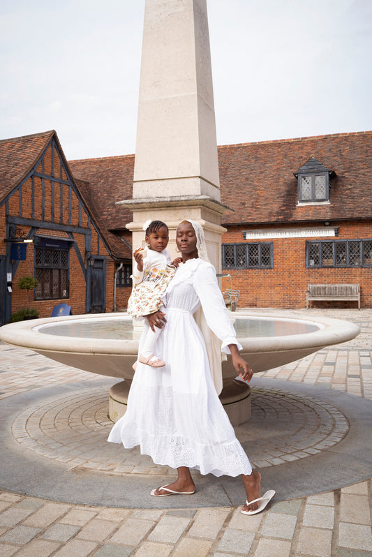 A CELEBRATION OF MOTHERHOOD: THROUGH THE LENS OF DOLA POSH